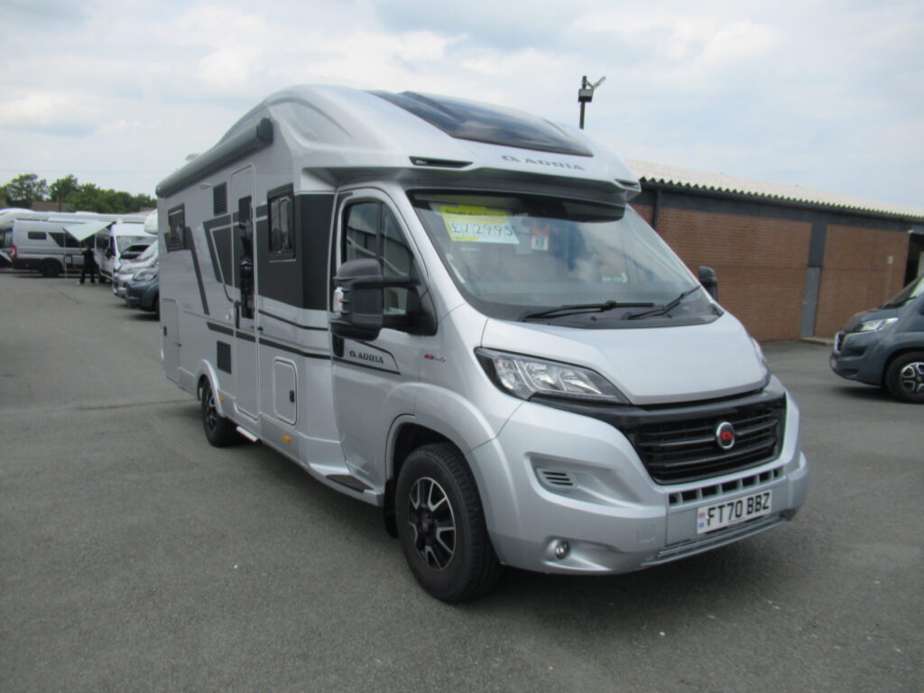 Adria Coral Supreme 670 DC